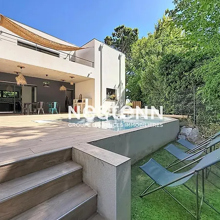 3392-villa Avec Piscine Privative Et Terrain De Pétanque *